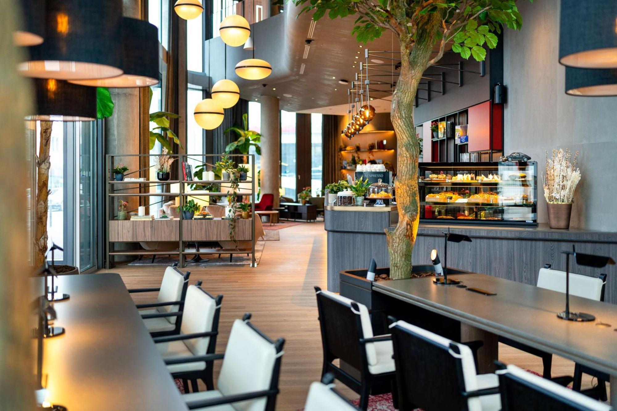 Radisson Blu Hotel At Porsche Design Tower 슈투트가르트 외부 사진