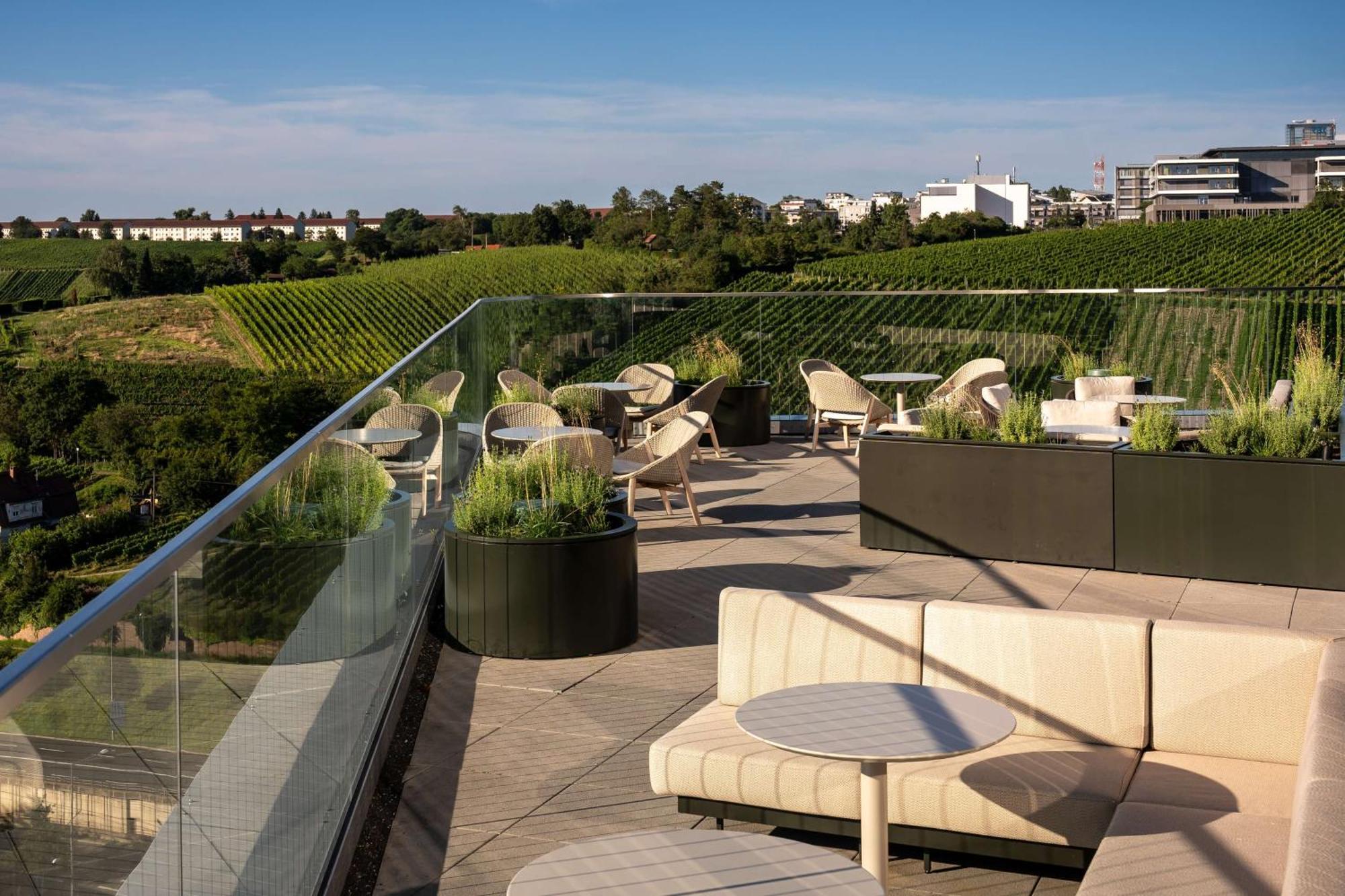 Radisson Blu Hotel At Porsche Design Tower 슈투트가르트 외부 사진