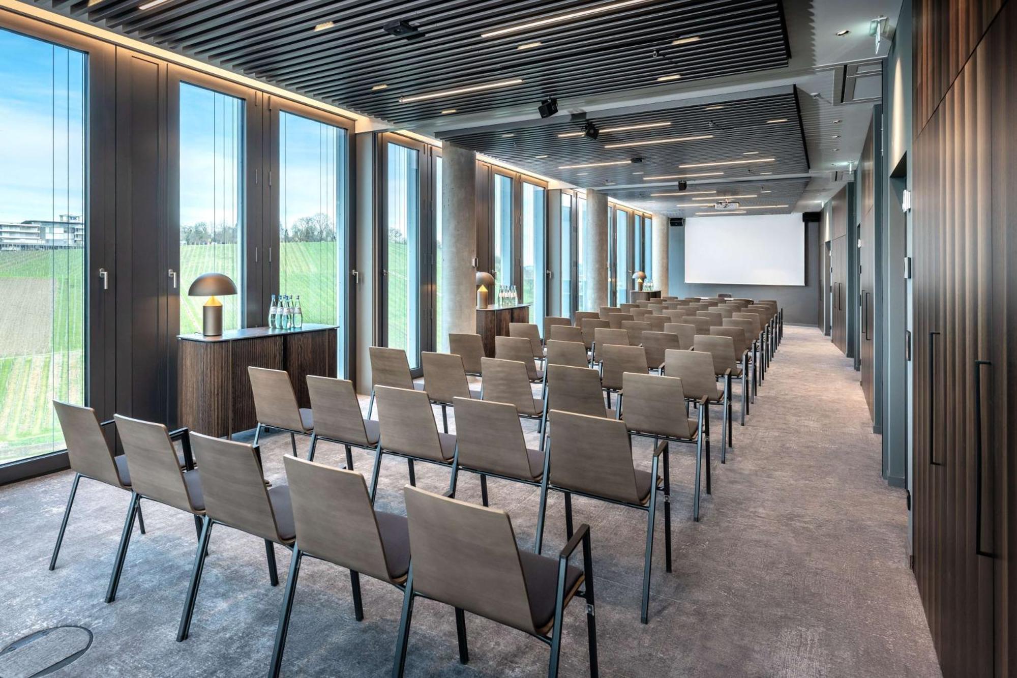 Radisson Blu Hotel At Porsche Design Tower 슈투트가르트 외부 사진