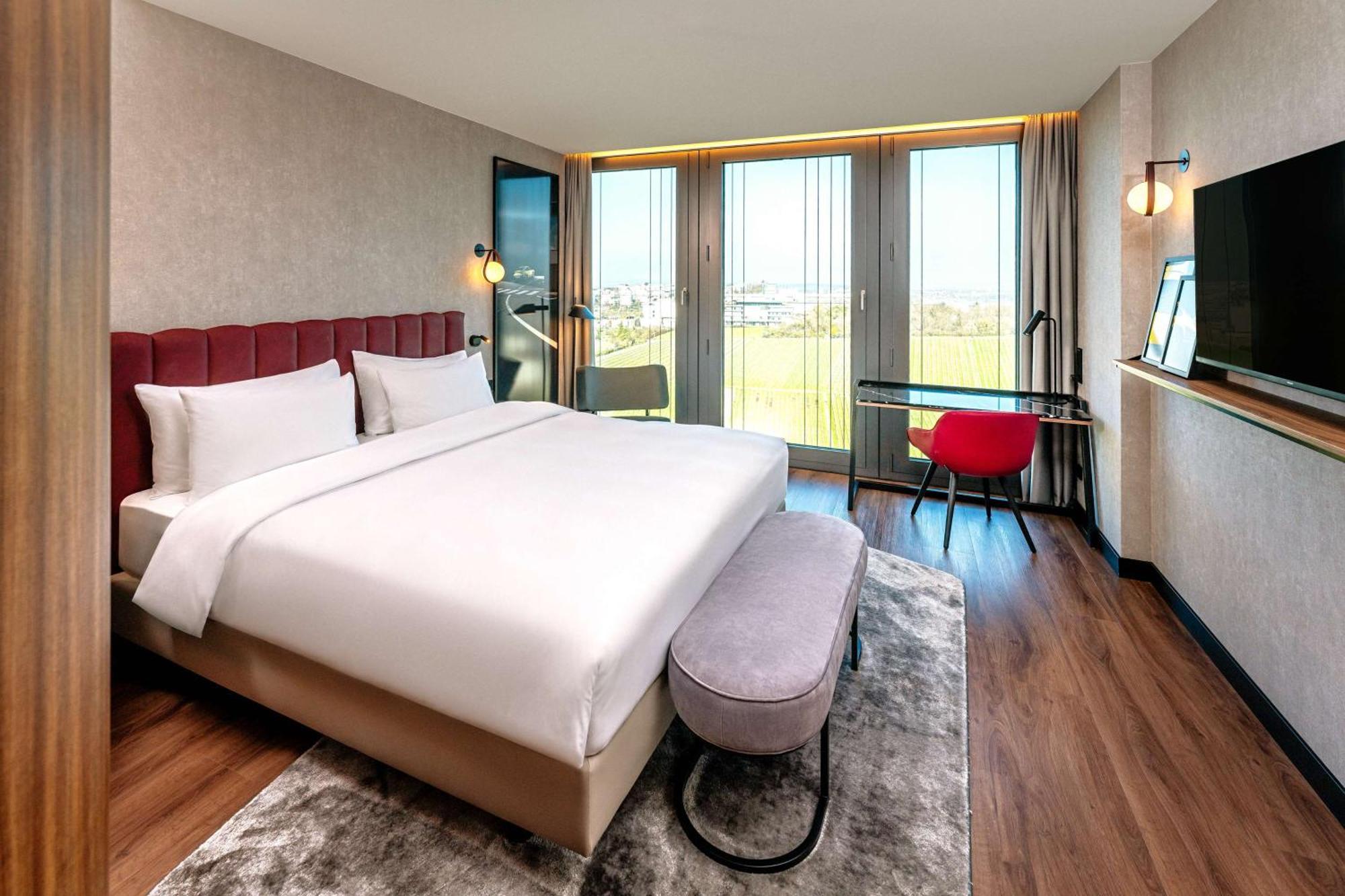 Radisson Blu Hotel At Porsche Design Tower 슈투트가르트 외부 사진