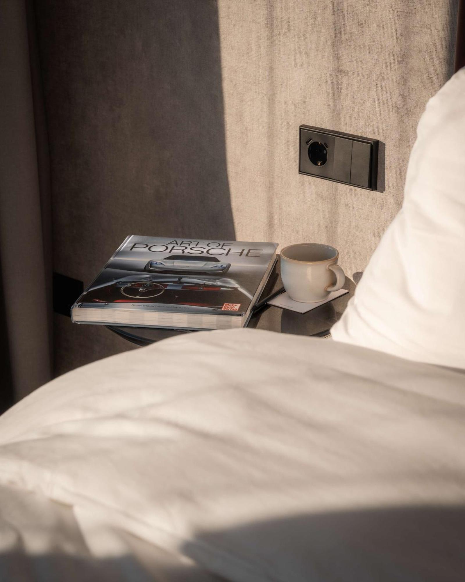 Radisson Blu Hotel At Porsche Design Tower 슈투트가르트 외부 사진