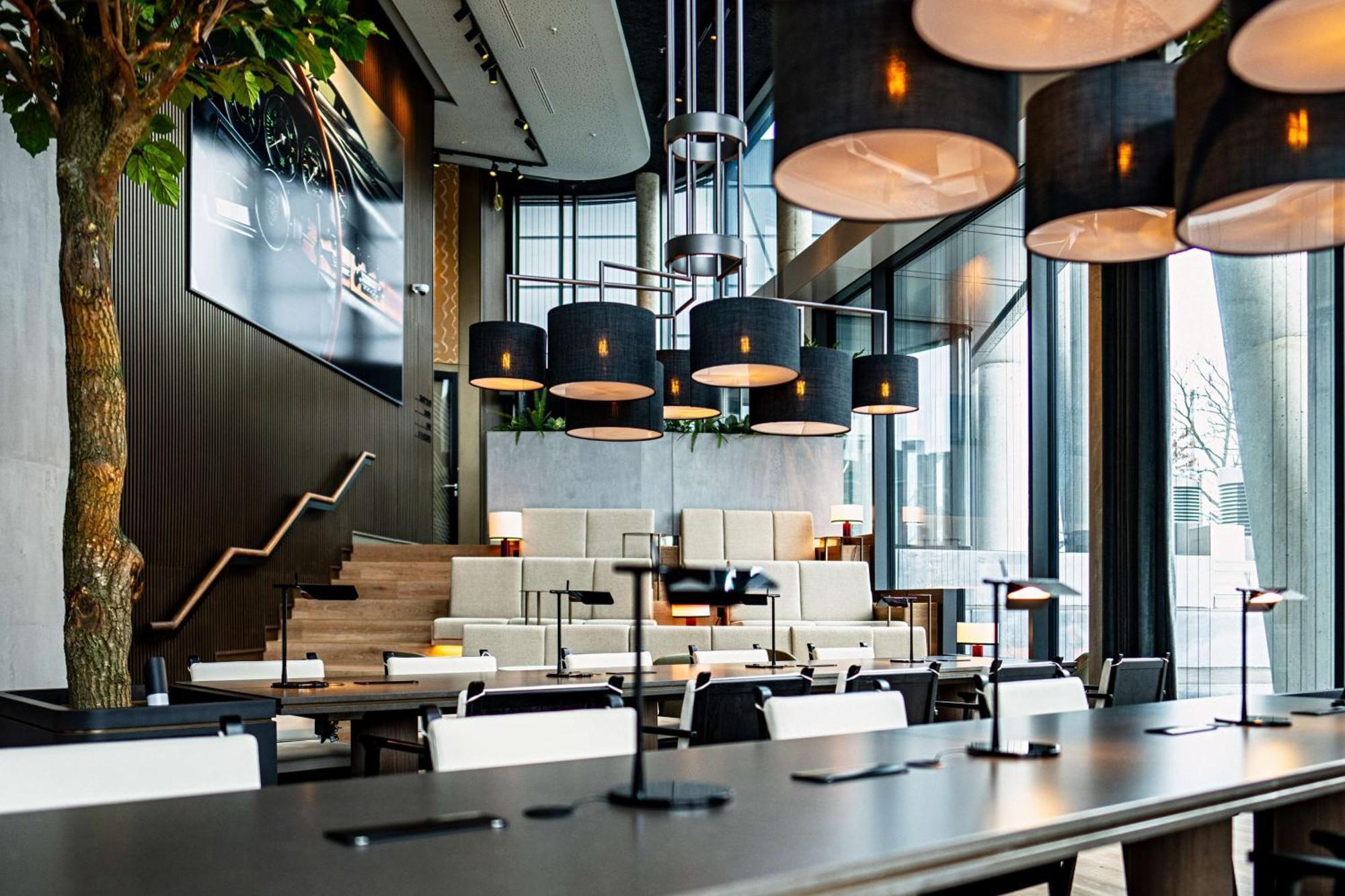 Radisson Blu Hotel At Porsche Design Tower 슈투트가르트 외부 사진
