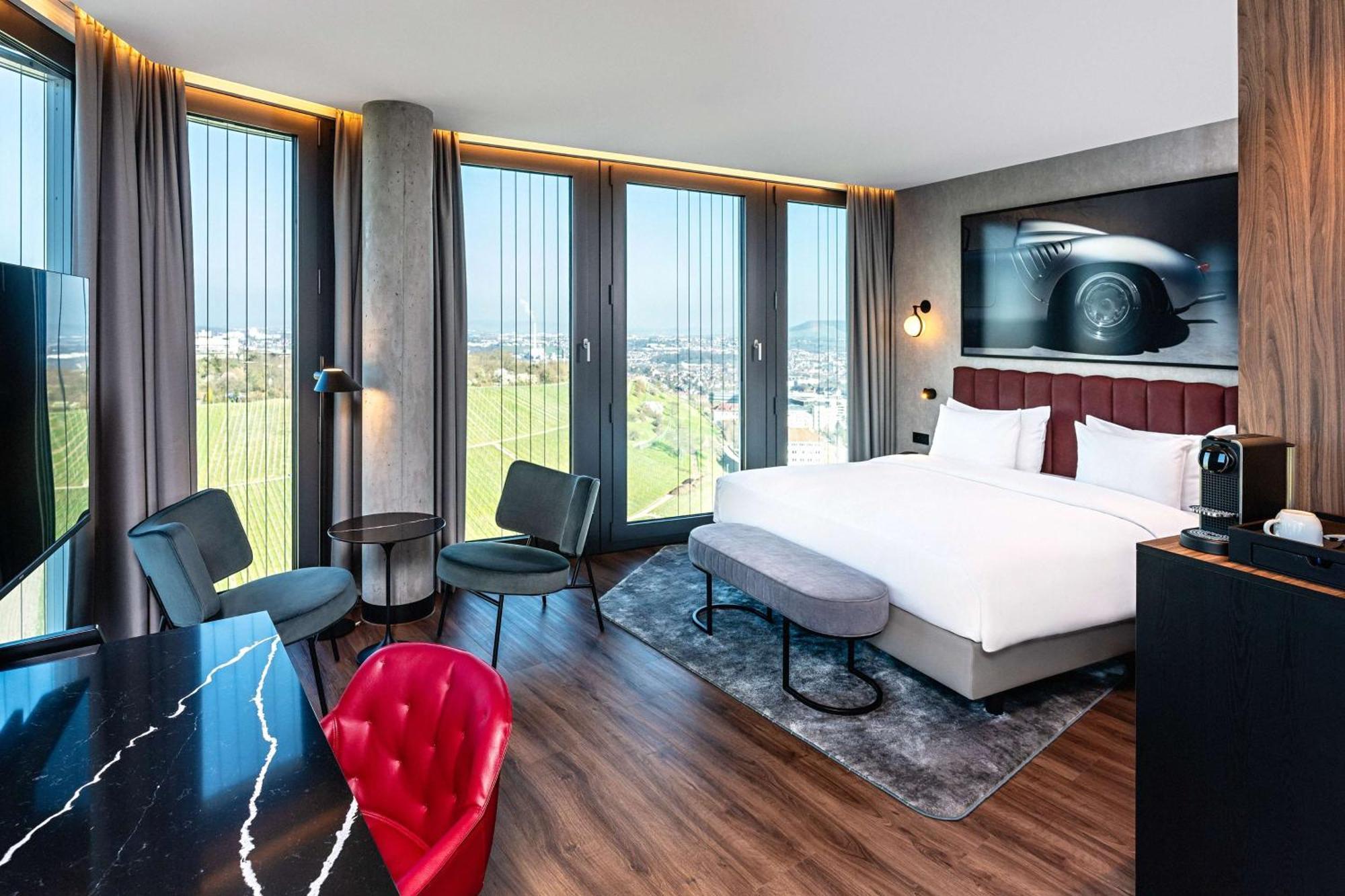 Radisson Blu Hotel At Porsche Design Tower 슈투트가르트 외부 사진